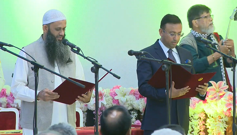 প্রতিমন্ত্রী হিসেবে শপথ নিলেন হুময়ুন কবির ও শামীম কায়সার