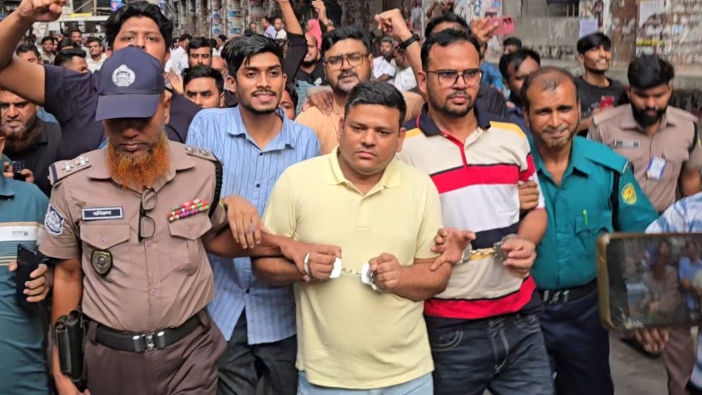 রাজনৈতিক মামলায় আত্মসমর্পণ করে কারাগারে শ্রমিকদল নেতা মোকলেস